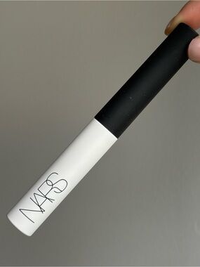 NARS Smudge Proof Eyeshadow Base